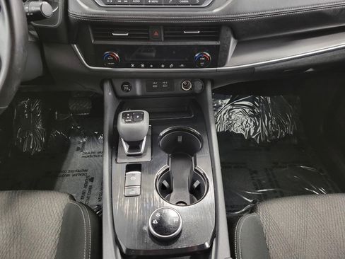 Used 2025 Nissan Rogue SV image 17