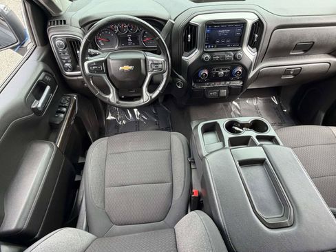 Used 2022 Chevrolet Silverado 1500 LT AWD/4WD image 9