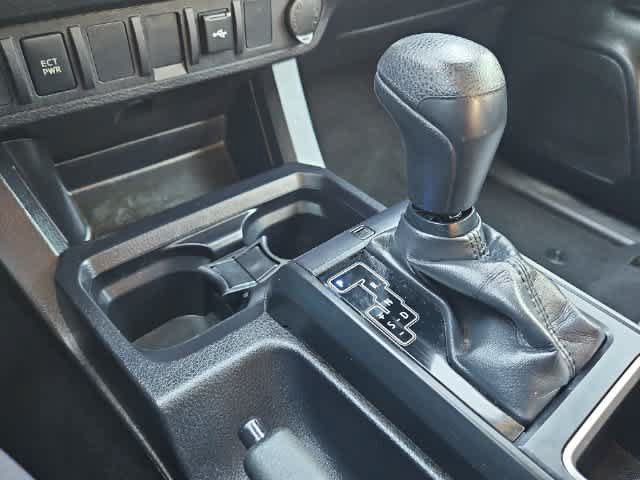 Used 2022 Toyota Tacoma SR AWD/4WD image 25