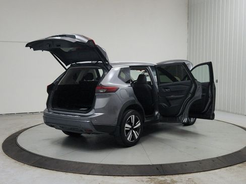 Used 2025 Nissan Rogue SL w/ SL Premium Package AWD/4WD image 16
