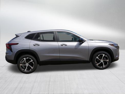 New 2026 Chevrolet Trax RS w/ Sunroof Package FWD image 6
