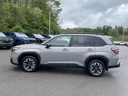 Certified 2025 Subaru Forester Premium AWD/4WD image 2