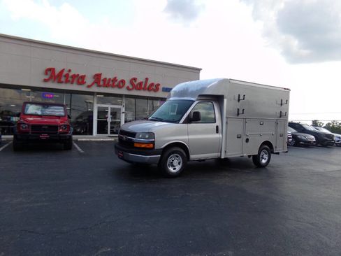 Used 2008 Chevrolet Express 3500 image 2