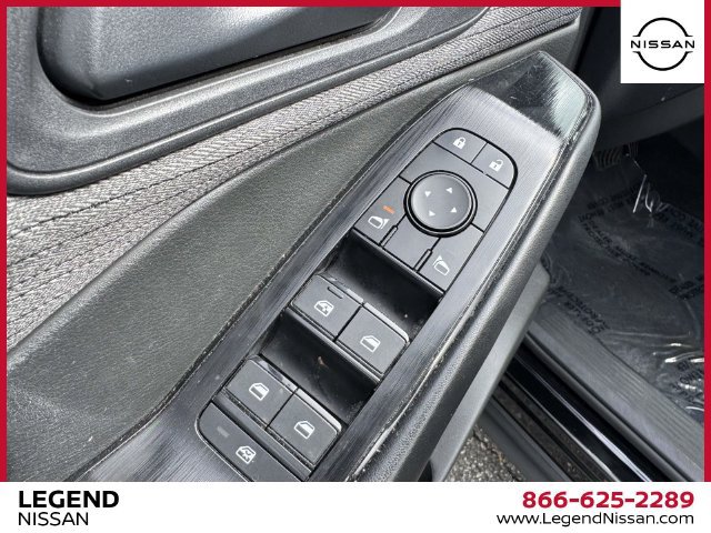 Used 2023 Nissan Rogue S AWD/4WD image 17