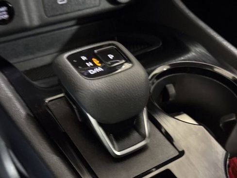 Used 2024 Nissan Rogue S AWD/4WD image 17