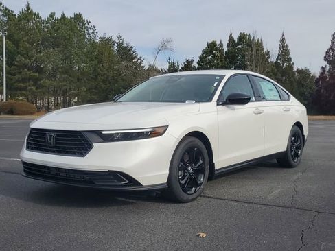 Used 2025 Honda Accord SE image 31