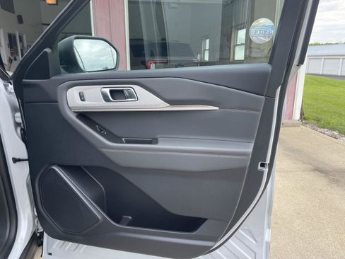 New 2026 Ford Explorer Active w/ Active Comfort Package AWD/4WD image 31