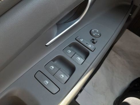 Used 2023 Hyundai Elantra SEL w/ Convenience Package FWD image 32