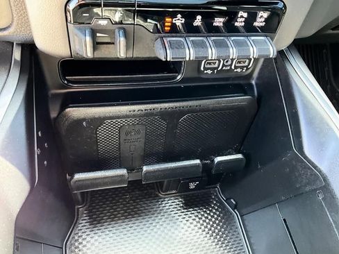 Used 2022 RAM 1500 Laramie AWD/4WD image 24