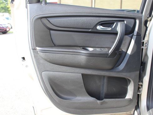 Used 2015 Chevrolet Traverse LT image 12