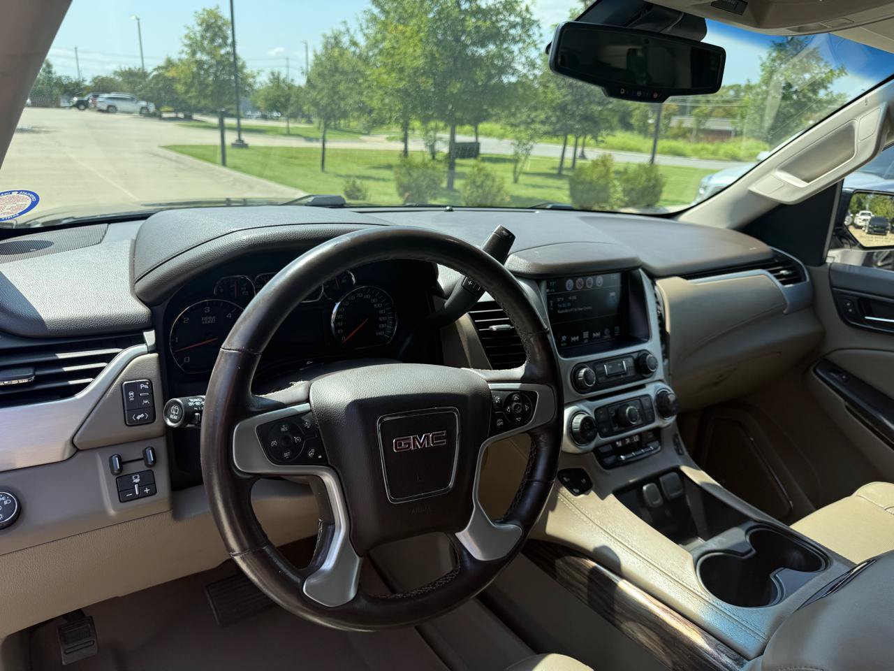 Used 2018 GMC Yukon SLT w/ Premium Edition RWD image 9