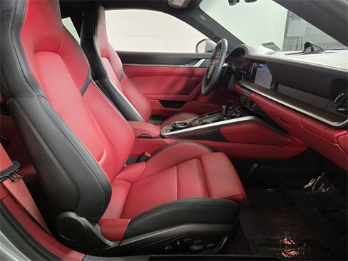 Used 2025 Porsche 911 Carrera image 18