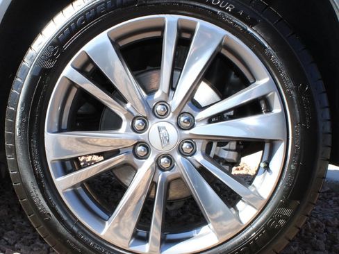 Used 2025 Cadillac XT5 Premium Luxury image 12