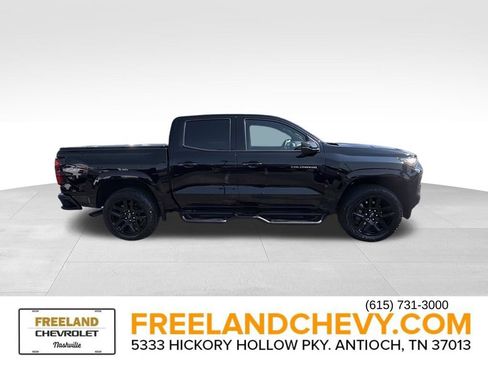 Used 2025 Chevrolet Colorado Z71 w/ Z71 Convenience Package 2 AWD/4WD image 2
