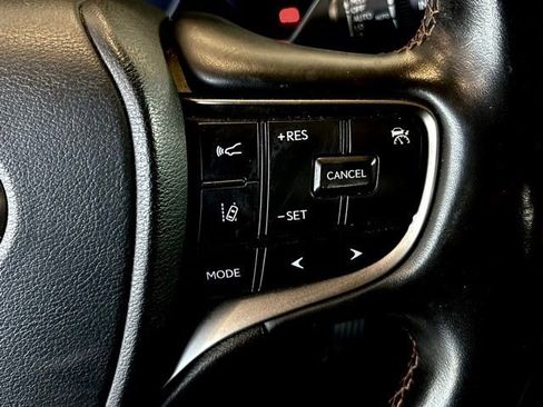 Used 2022 Lexus UX 200 w/ Premium Package image 29