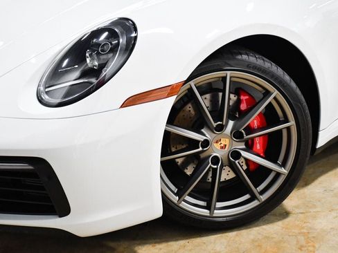 Used 2021 Porsche 911 Carrera S RWD image 2