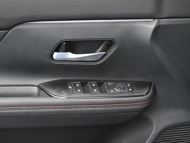 New 2026 Nissan Kicks SR FWD image 16