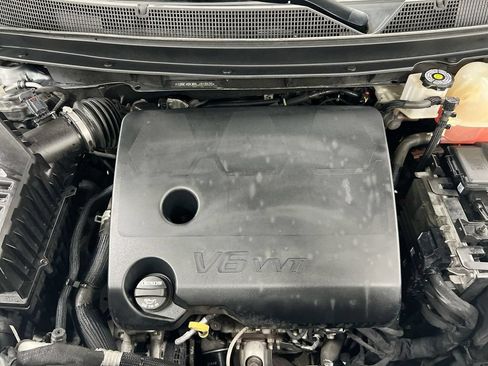 Used 2020 Chevrolet Traverse LT w/ LPO, 'HIT The Road' Package AWD/4WD image 25