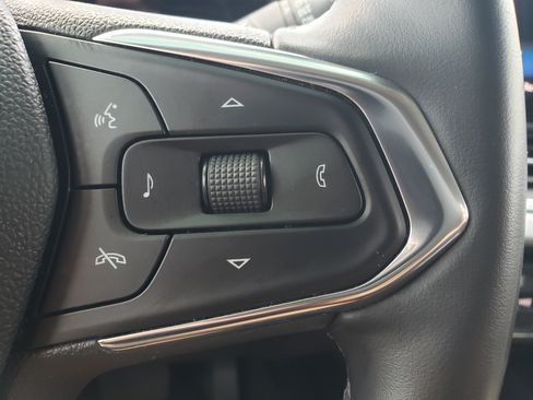 Used 2024 Chevrolet Trax LT w/ Driver Confidence Package FWD image 17