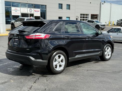 Used 2024 Ford Edge SE AWD/4WD image 3