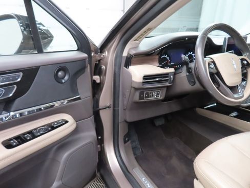 Used 2020 Lincoln Corsair Reserve image 57