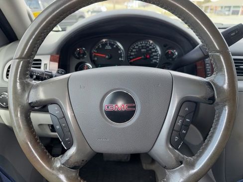 Used 2011 GMC Yukon XL 2500 SLT w/ SLT-2 Equipment Package image 39