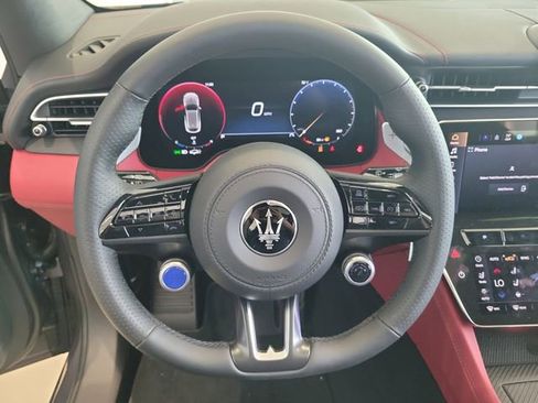 New 2025 Maserati Grecale Trofeo image 26