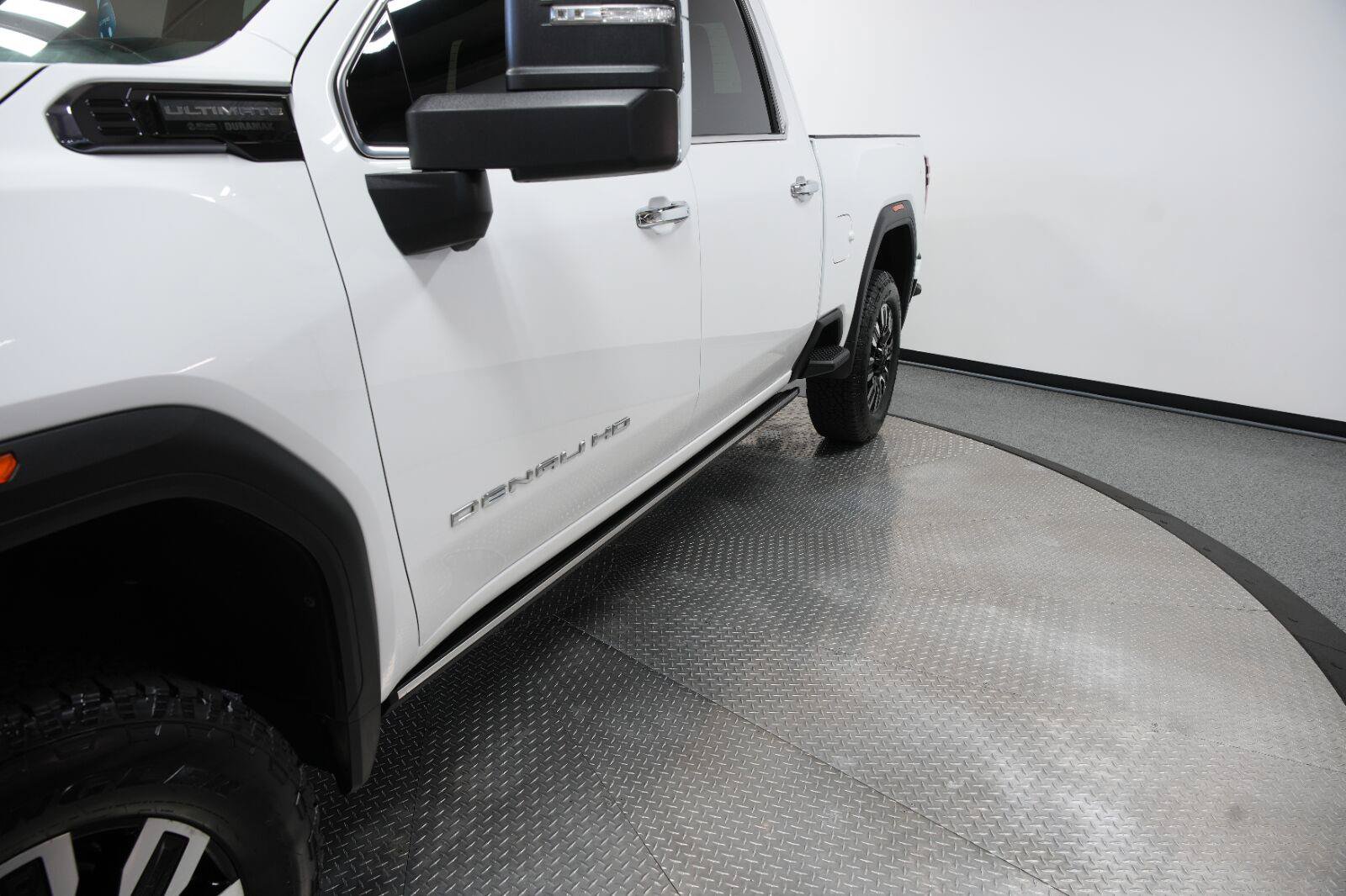 Used 2024 GMC Sierra 2500 Denali Ultimate AWD/4WD image 7