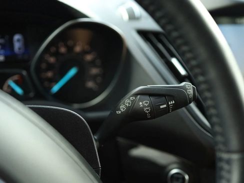 Used 2019 Ford Escape Titanium image 24