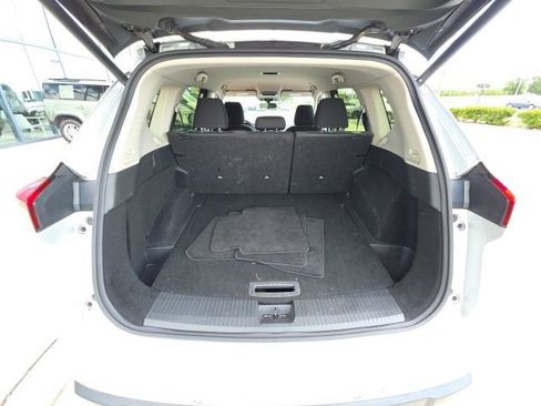 Used 2024 Nissan Rogue SV FWD image 25