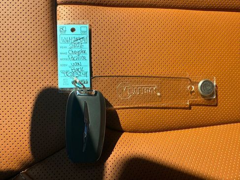 New 2026 Chrysler Pacifica Pinnacle image 40