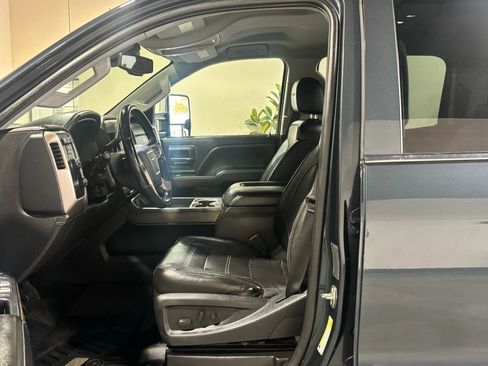 Used 2018 GMC Sierra 3500 Denali w/ Duramax Plus Package image 9