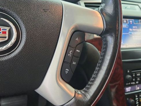 Used 2014 Cadillac Escalade Premium image 18