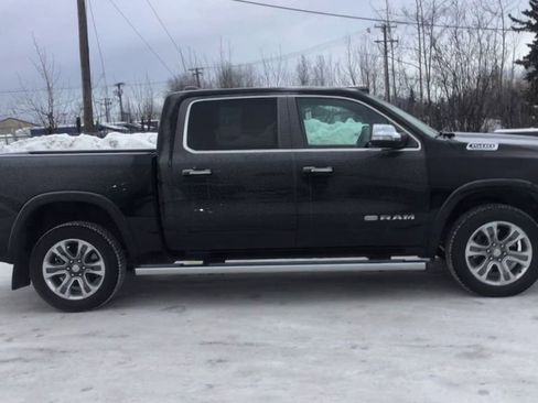 Certified 2022 RAM 1500 Limited w/ Body Color Bumper Group image 9