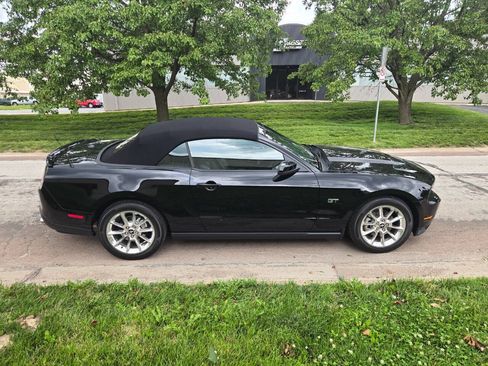 Used 2010 Ford Mustang GT Premium RWD image 11