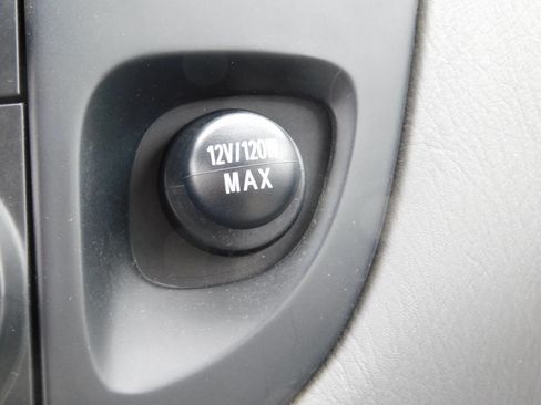 Used 2004 MAZDA MPV LX FWD image 15