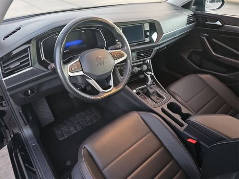 Used 2024 Volkswagen Jetta SE image 15