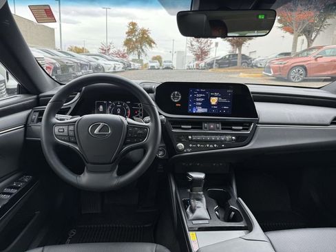 Used 2023 Lexus ES 350 Premium image 8