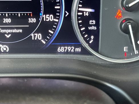 Used 2023 Buick Enclave Premium w/ Experience Buick Package image 26