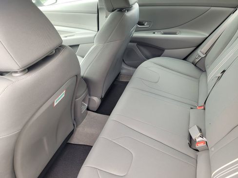 New 2025 Hyundai Elantra SEL image 12