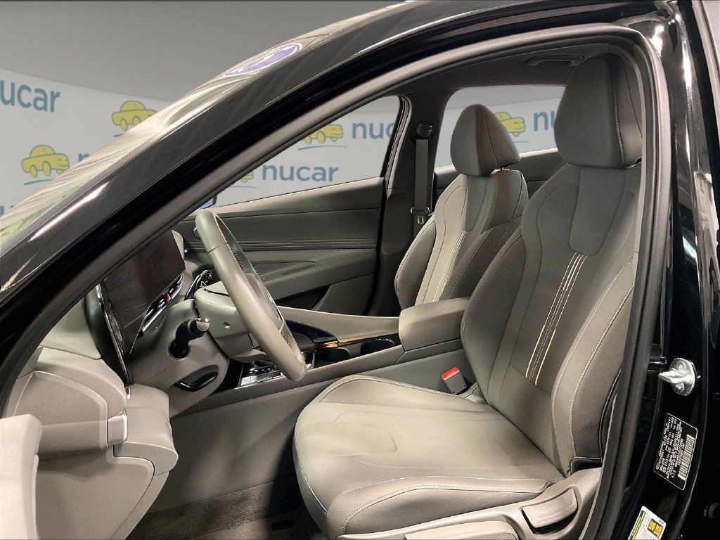 Used 2025 Hyundai Elantra SEL FWD image 10