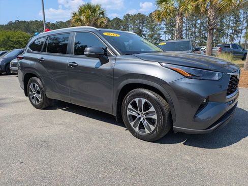 Used 2024 Ford Expedition Limited AWD/4WD image 2