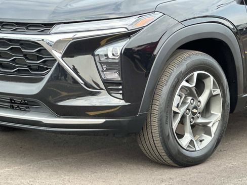 Certified 2024 Chevrolet Trax LT w/ Driver Confidence Package FWD image 7