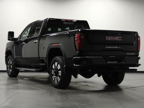 Used 2025 GMC Sierra 2500 Denali AWD/4WD image 6