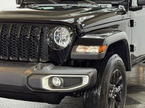 Used 2023 Jeep Gladiator Sport image 75