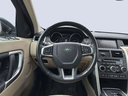 Used 2017 Land Rover Discovery Sport HSE image 11