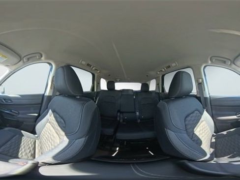 New 2025 Nissan Pathfinder SV image 12