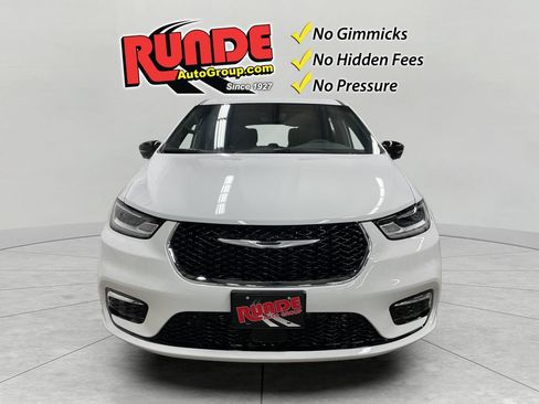 New 2026 Chrysler Pacifica Select AWD/4WD image 8