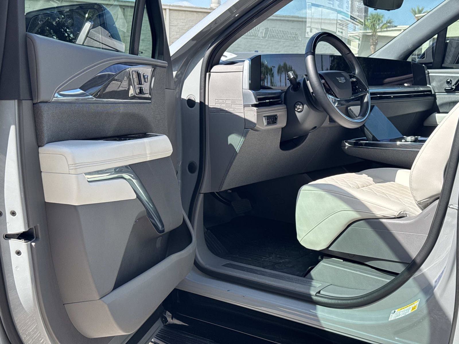 New 2026 Cadillac Escalade IQ Luxury 1 w/ LPO, Floor Liner Package AWD/4WD image 13