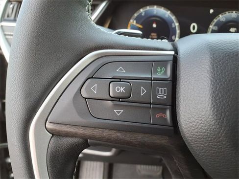 New 2025 Jeep Grand Cherokee L Limited w/ Black Appearance Package image 19